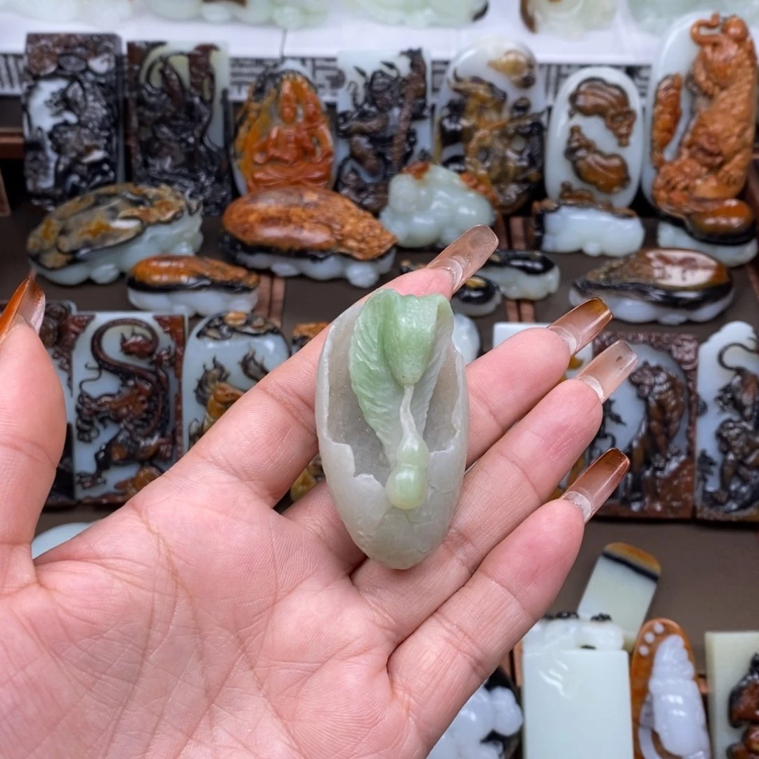 颈饰未镶嵌和田玉