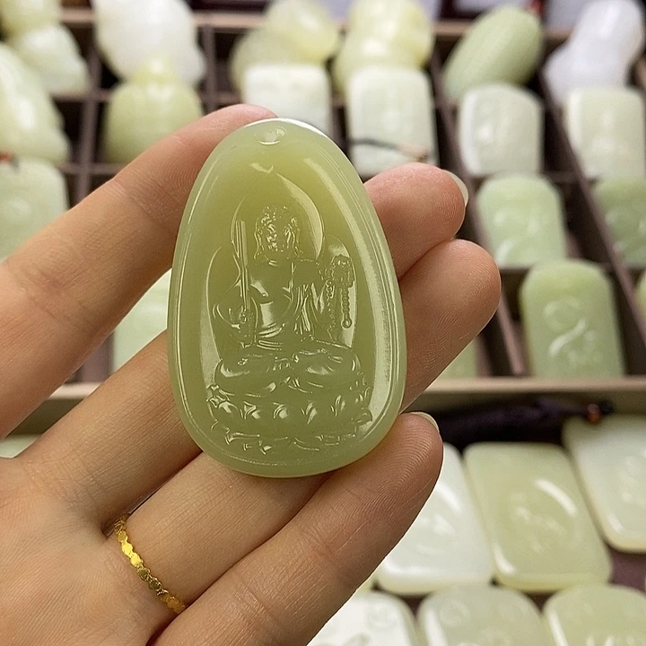 昆仑石鸡守护不动明王