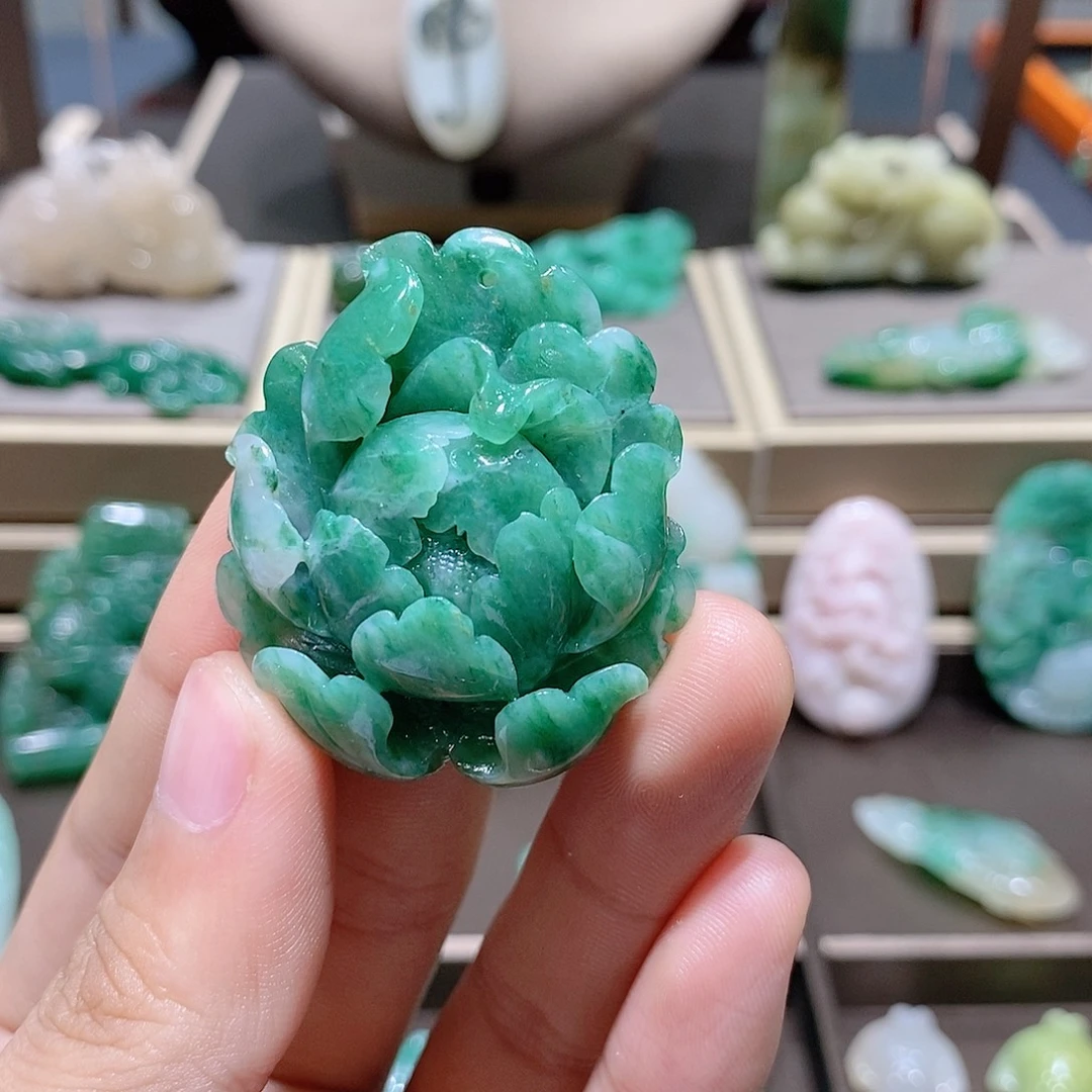 独山玉未镶嵌吊坠