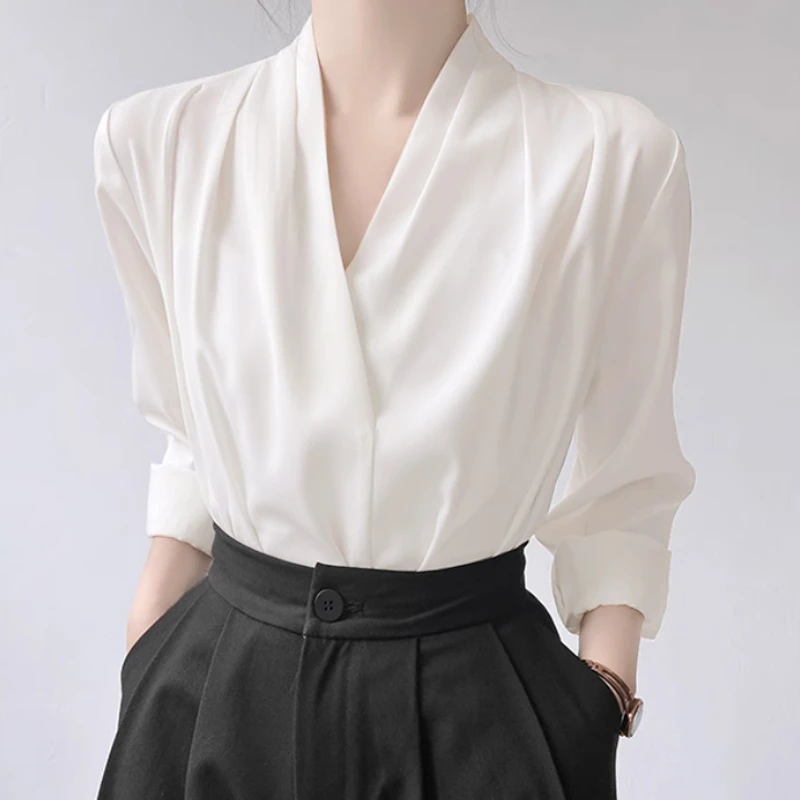 高档缎面衬衫2025春夏季新款V领衬衣女装时尚高端缎面轻奢上衣