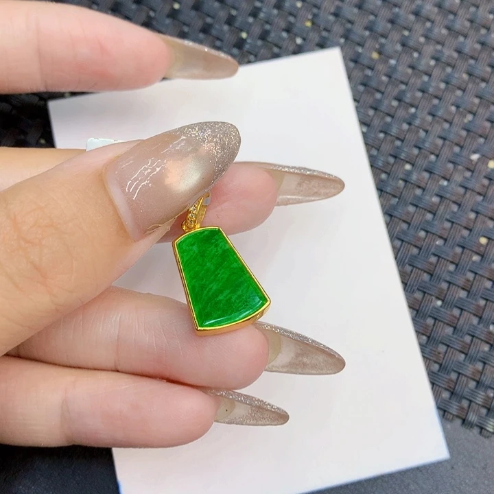 颈饰未镶嵌翡翠天然翡翠