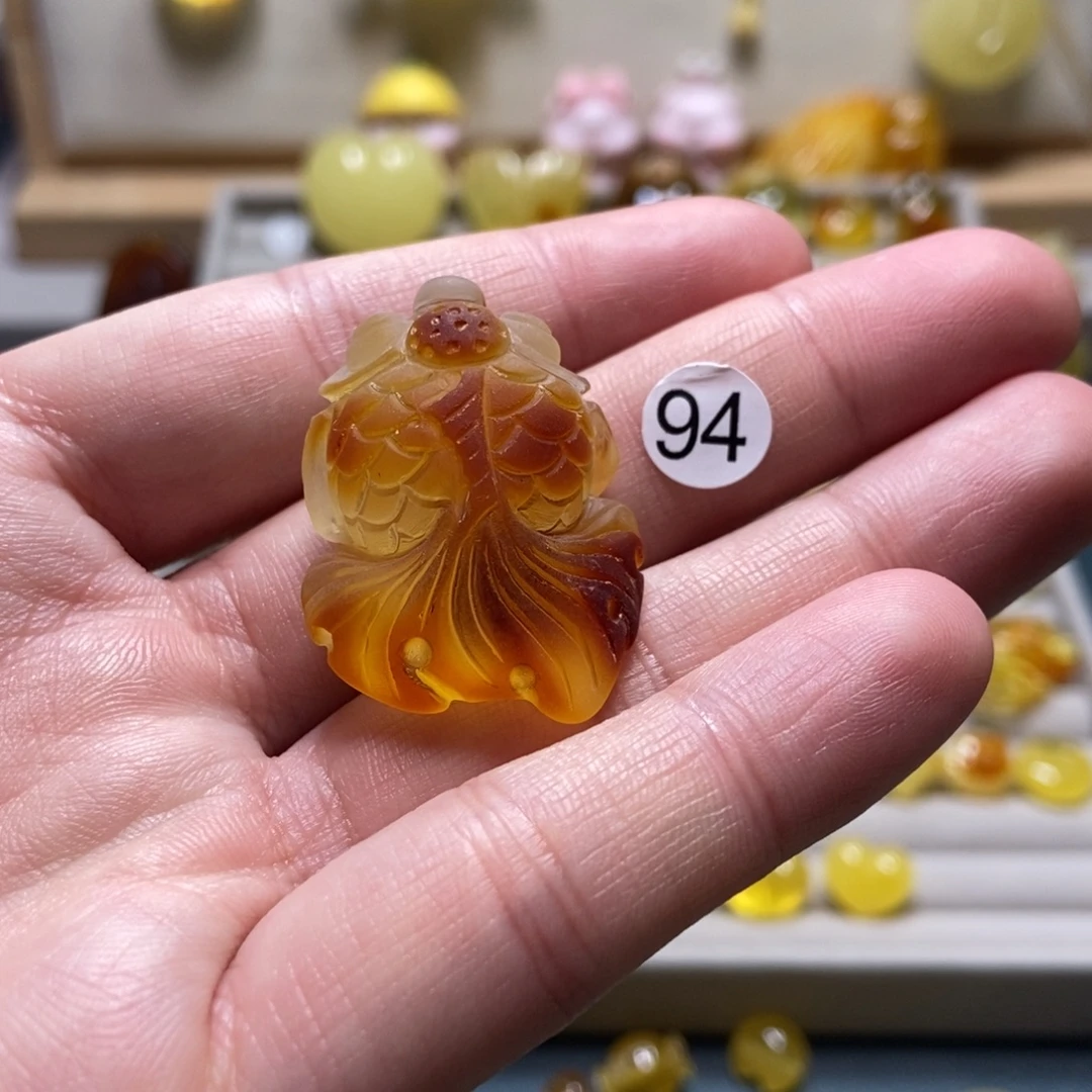 王****琥珀未镶嵌裸石天然琥珀蜜蜡吊坠