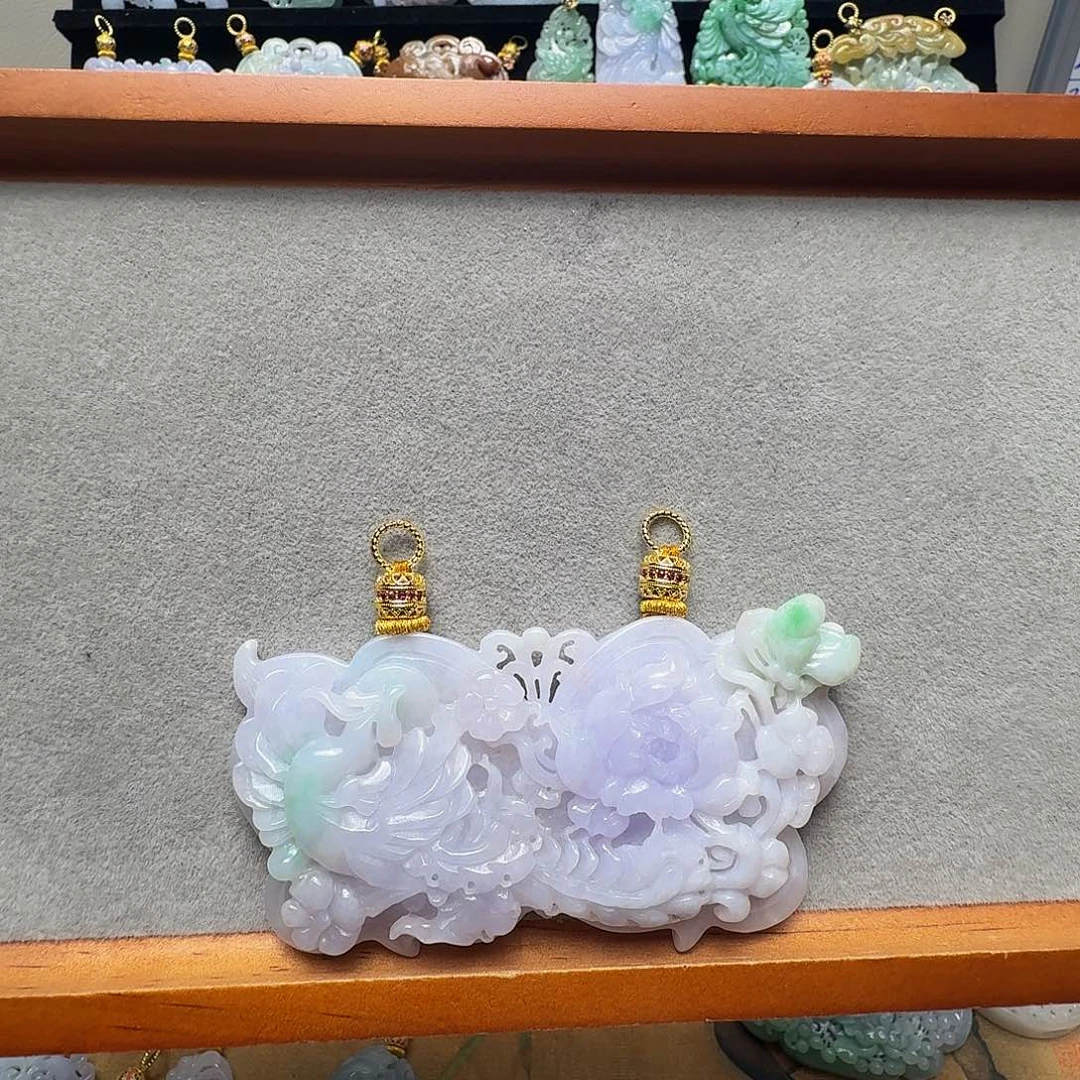 翡翠未镶嵌吊坠(赠链)