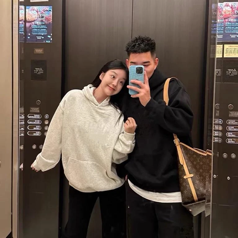 8856 美式复古高街连帽加绒卫衣男女秋冬宽松字母印花（衣长70）