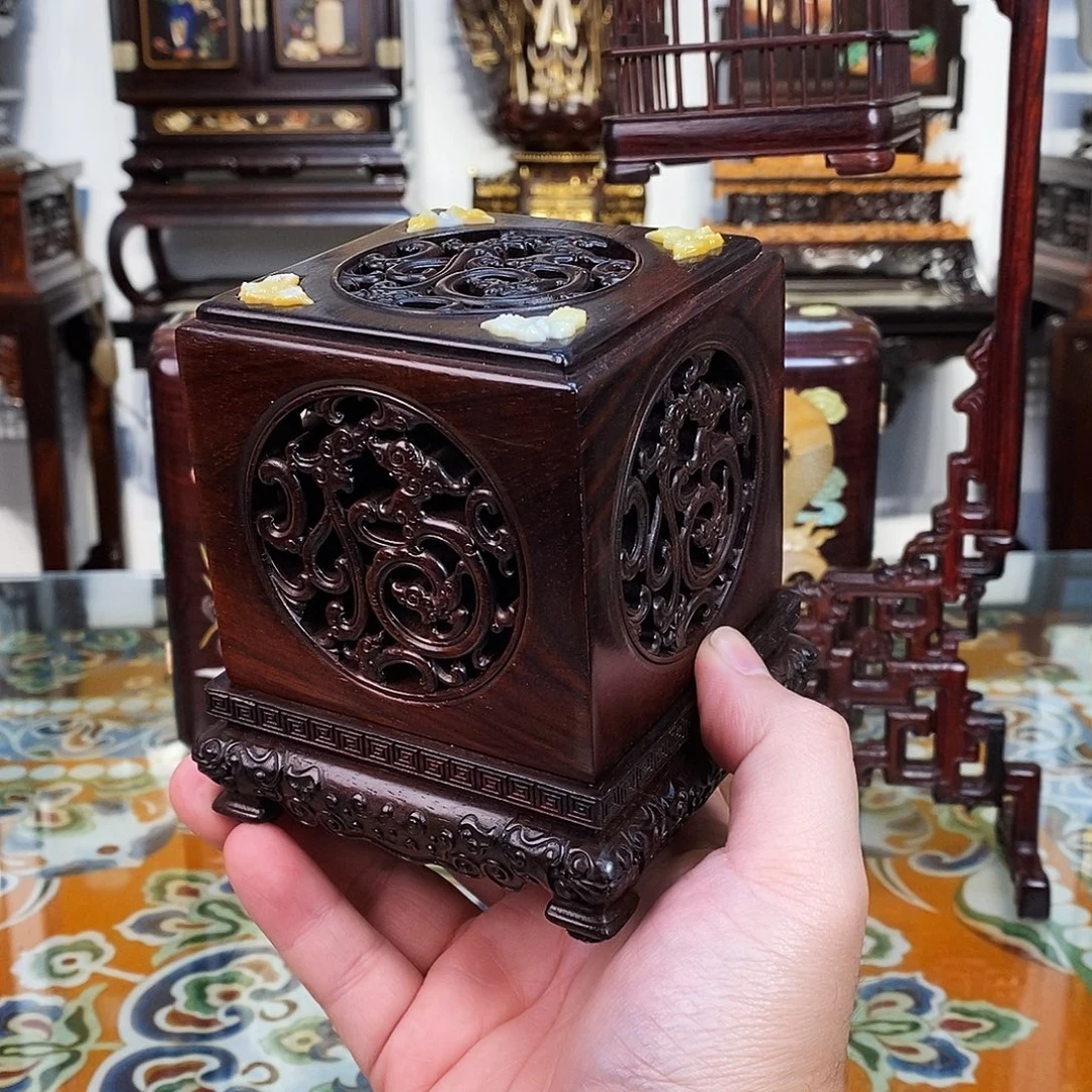 红酸枝木类成套家具大红酸枝香盒