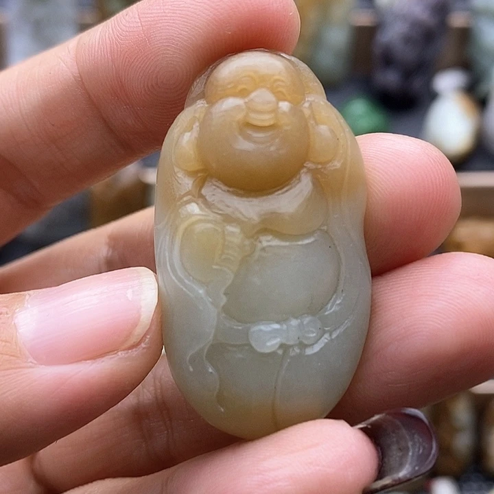 颈饰未镶嵌和田玉（糖玉）