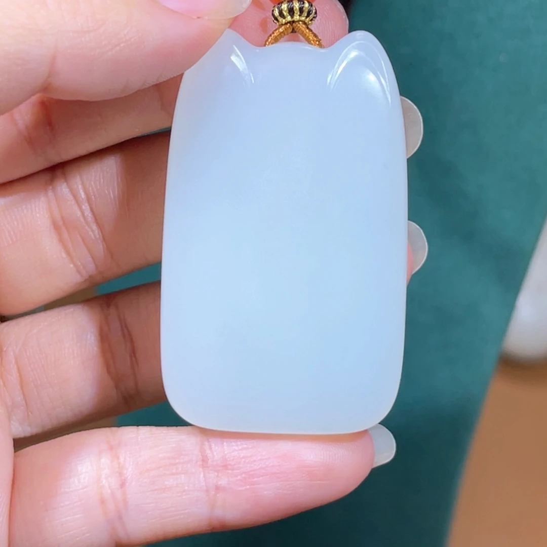 和田玉颈饰未镶嵌浮**欢