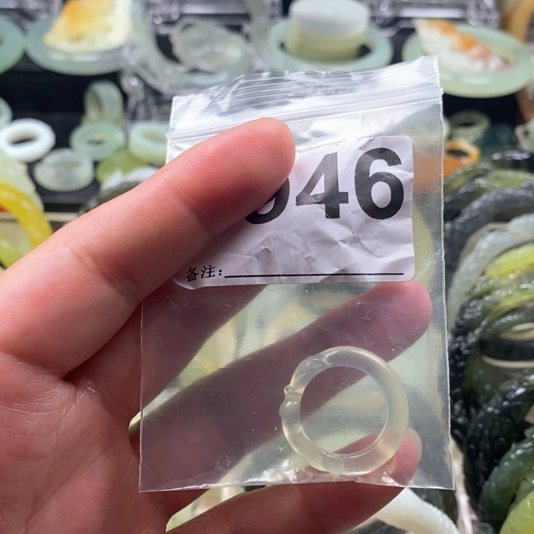 岫玉手镯未镶嵌一*人戒指