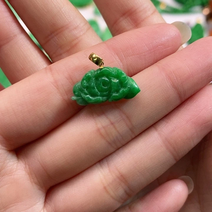 颈饰未镶嵌翡翠吊坠