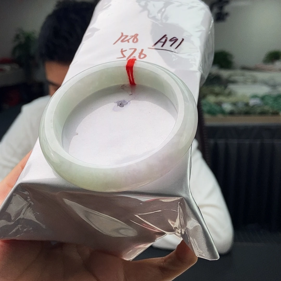 翡翠未镶嵌手镯拍一发一