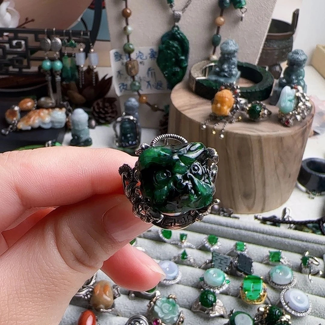 未镶嵌戒指翡翠飞***?未镶嵌戒指翡翠