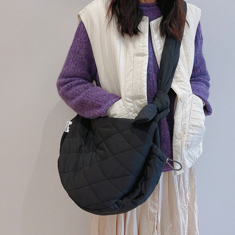 三色补丁衍缝绑带大挎包女秋冬新款百搭小黑包小众单肩斜挎手机包