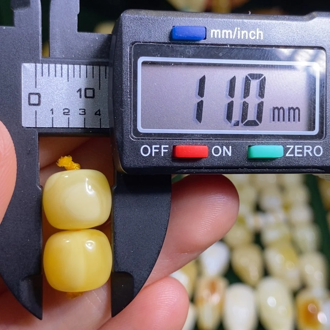 蜜蜡未镶嵌裸石配饰