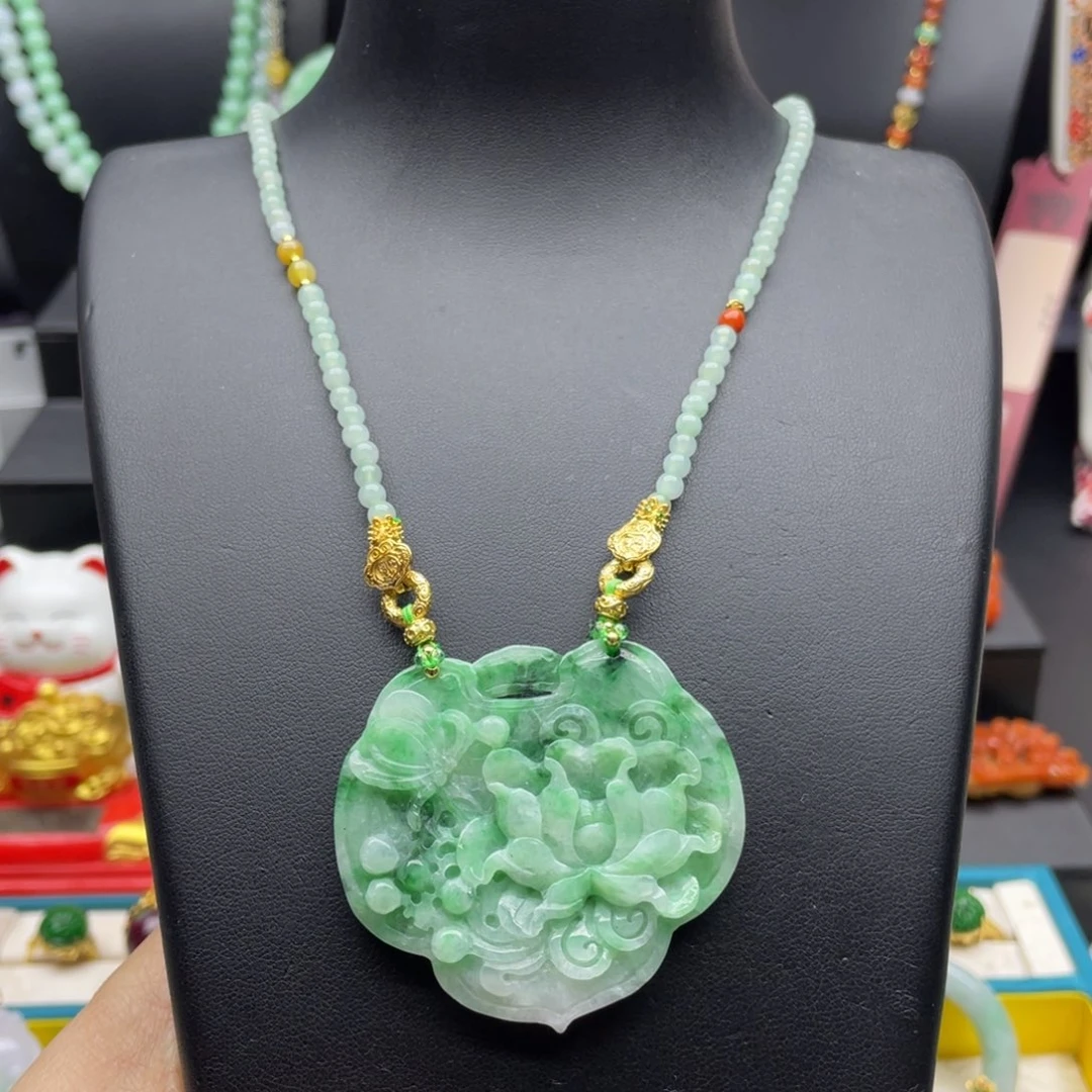 翡翠未镶嵌颈饰翡翠锁牌