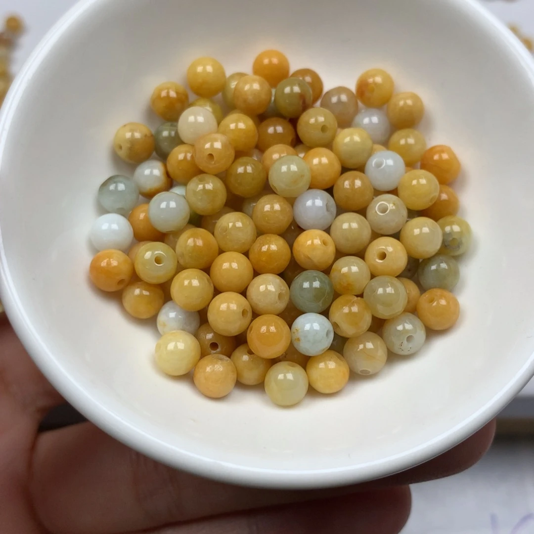 翡翠颈饰未镶嵌卡5➕。 100颗。