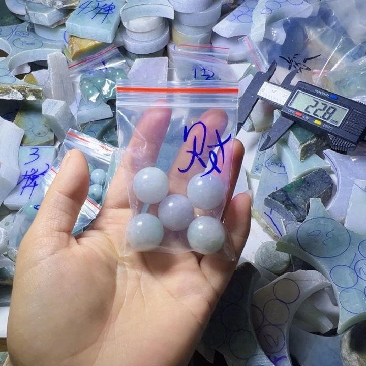 颈饰未镶嵌翡翠南****@