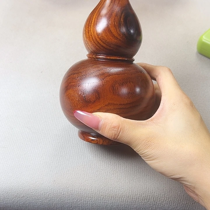 木质四**达老挝大红酸枝葫芦一个