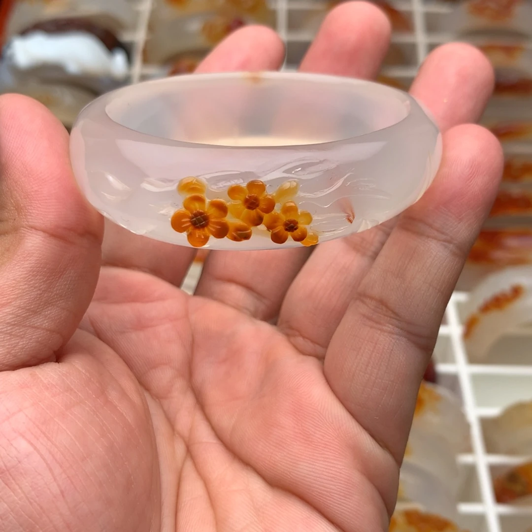 洋***️未镶嵌手镯玛瑙/玉髓54圈口有花纹