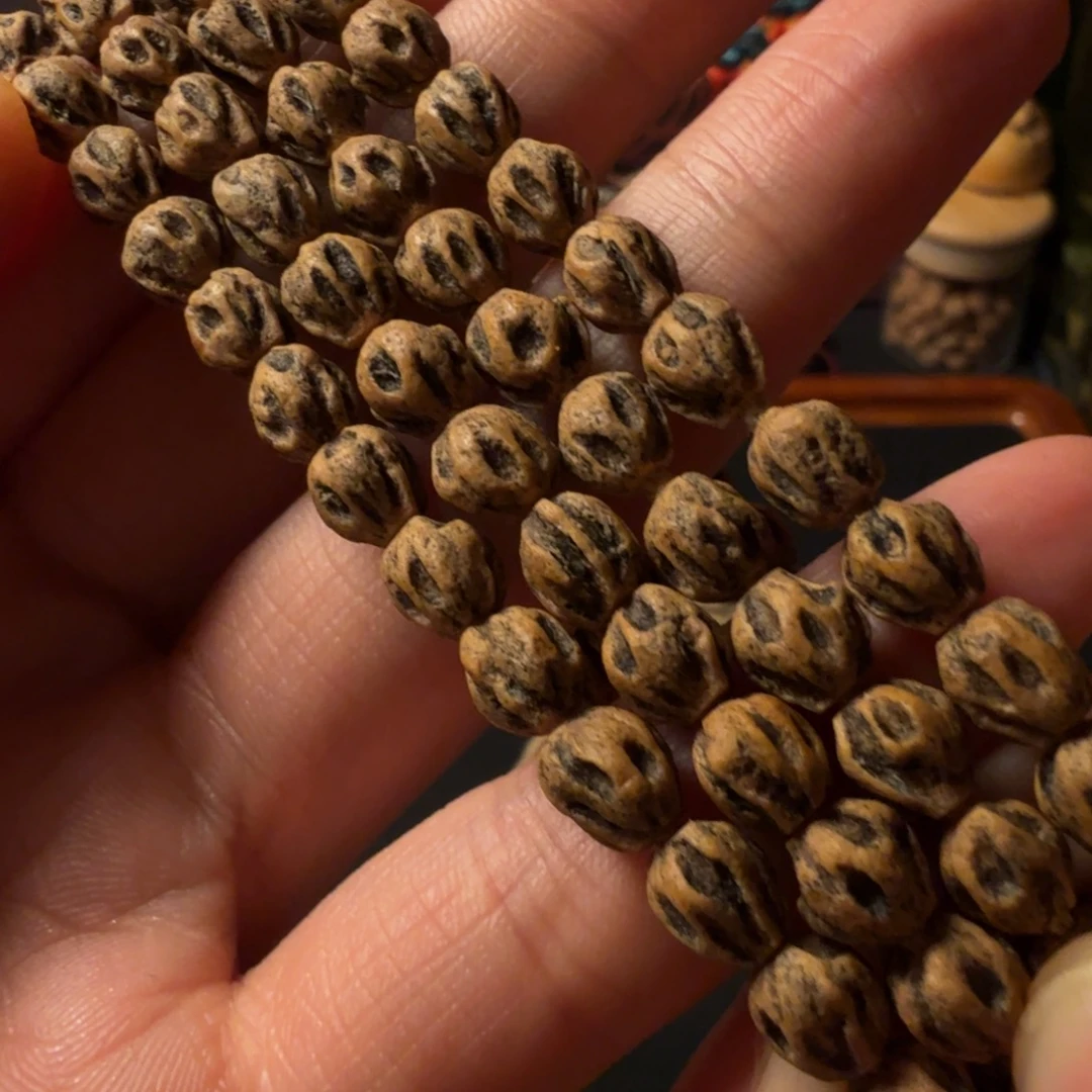 蔡***猫柏香籽/百香籽吊坠