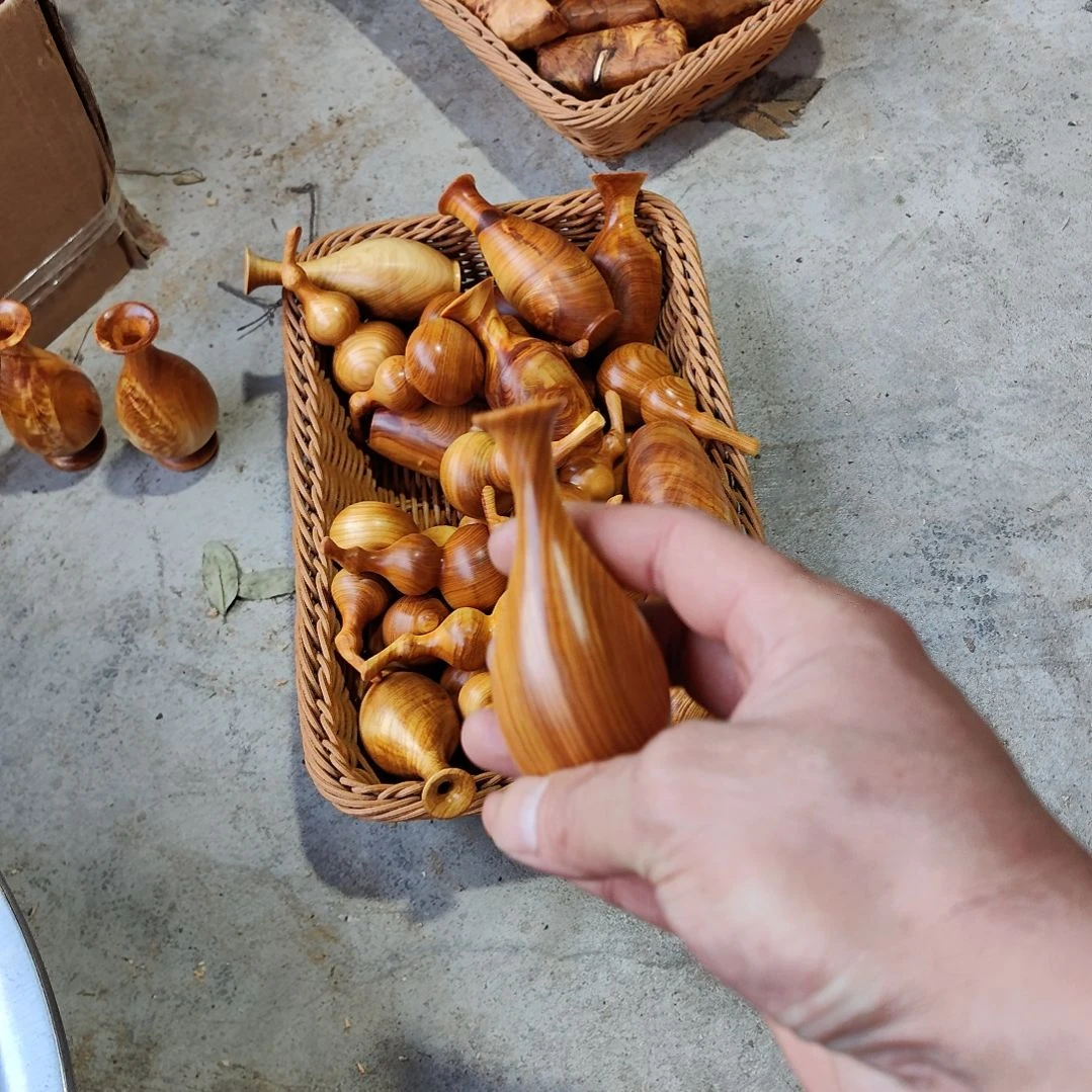 万***空瓶子一个，太行崖柏。。。