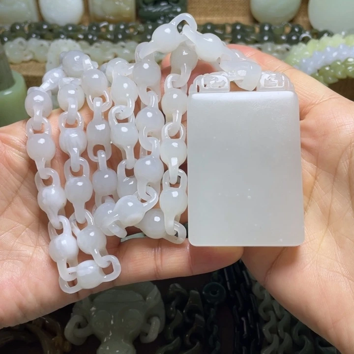 和田玉未镶嵌颈饰