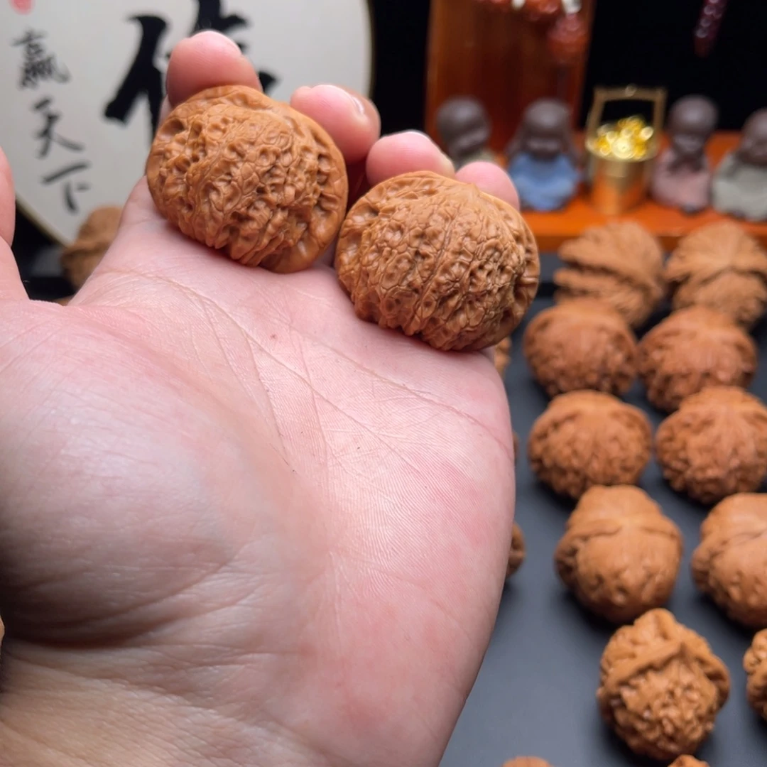 文玩核桃把件41血麒麟