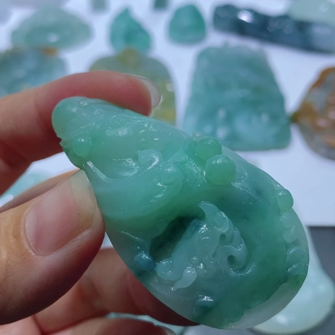 定制翡翠未镶嵌龙马