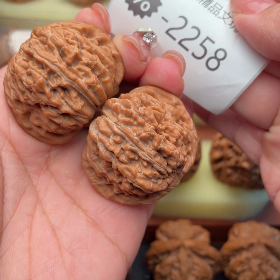 走***北文玩核桃把件42头货汉高楼