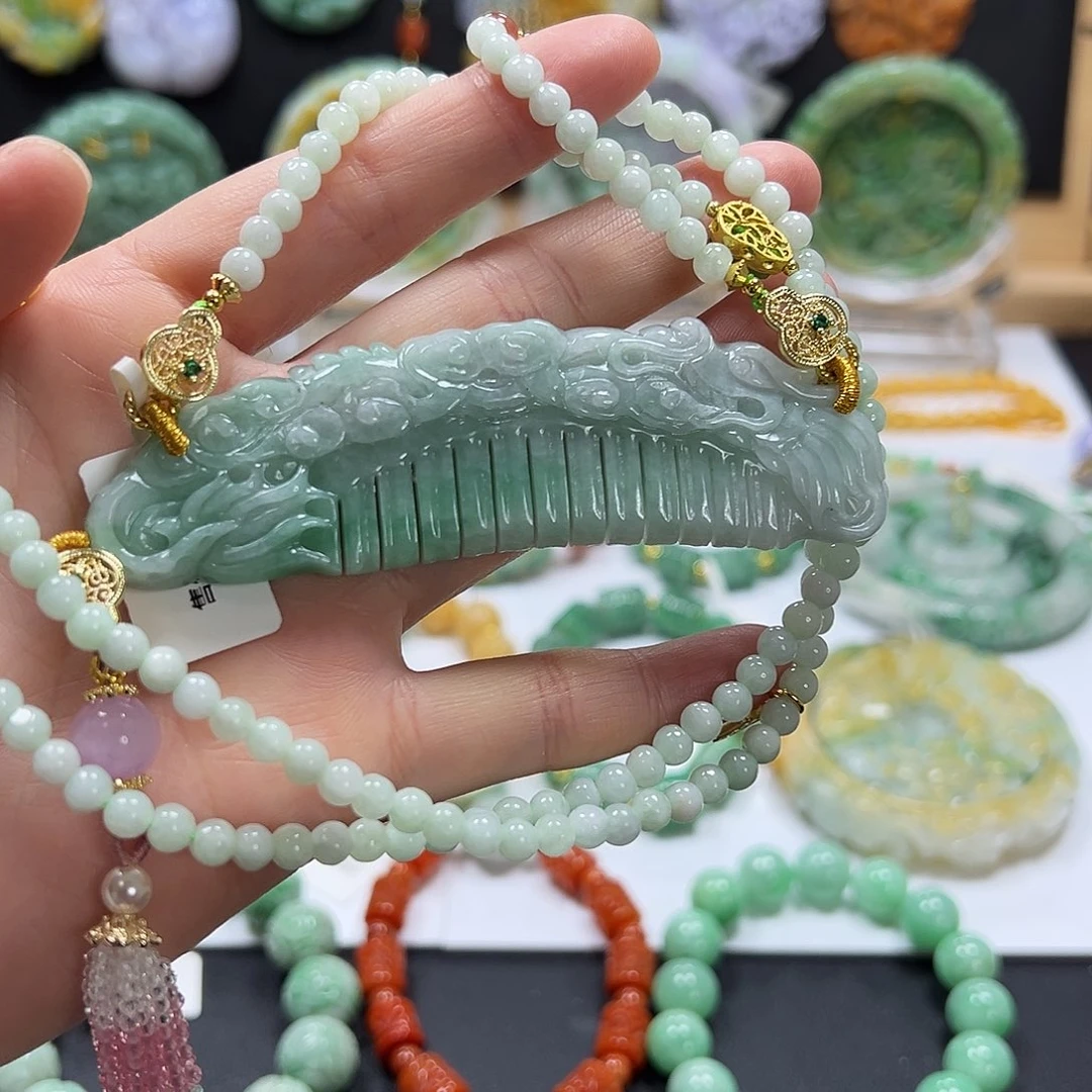 翡翠未镶嵌颈饰吊坠