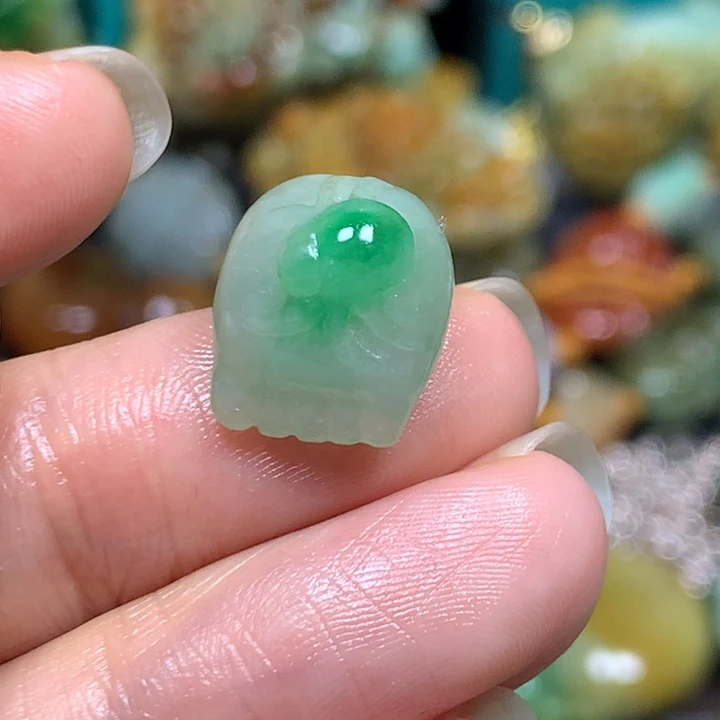 翡翠未镶嵌颈饰蜘蛛