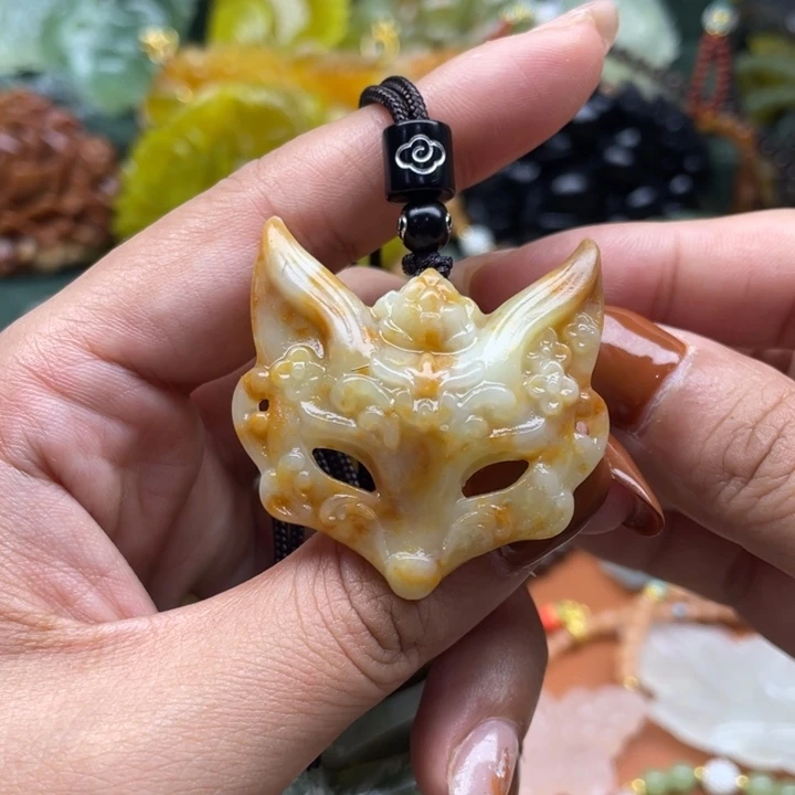 未镶嵌蛇纹石玉颈饰