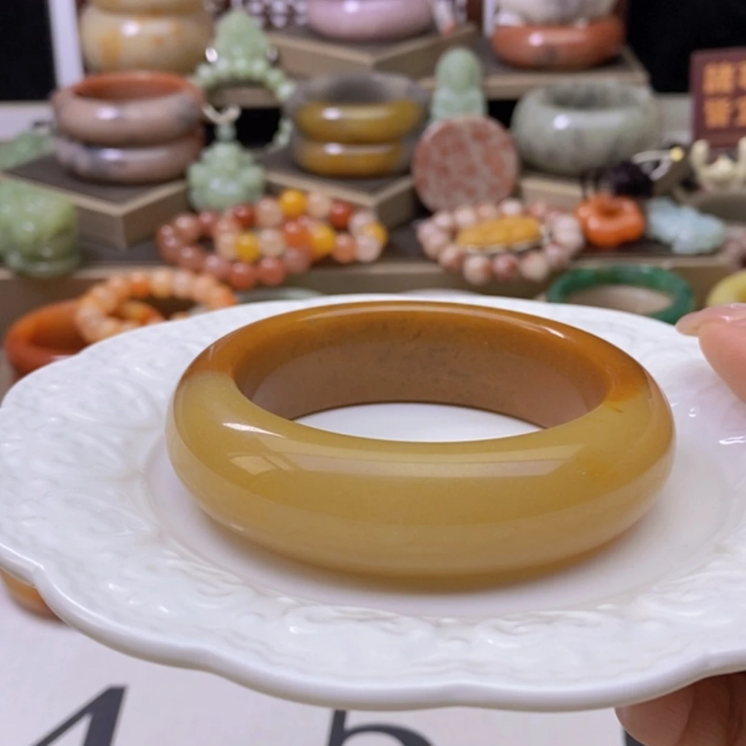 【闪购商品】未镶嵌手镯石英岩玉