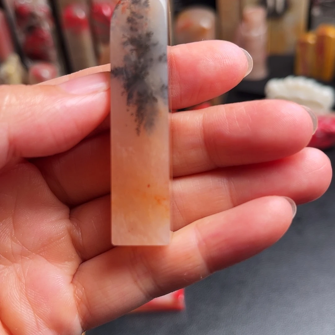 巴林石印石水草玻璃冻鸡血石方章