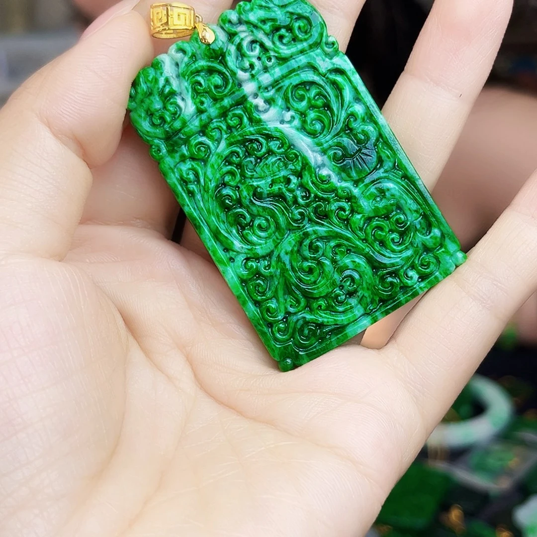 翡翠18K金镶嵌颈饰多样性