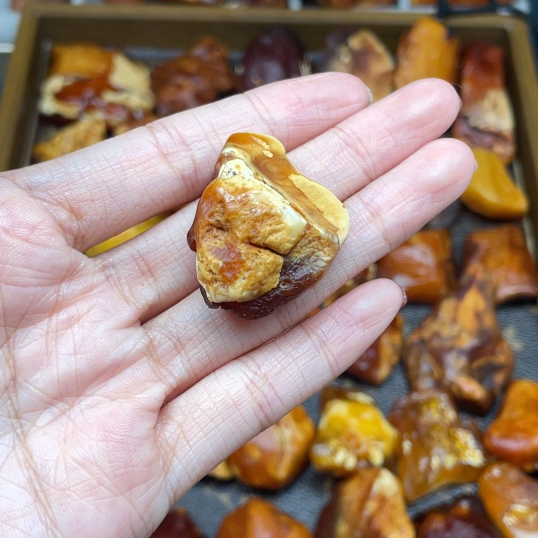 琥珀未镶嵌珠宝奇石