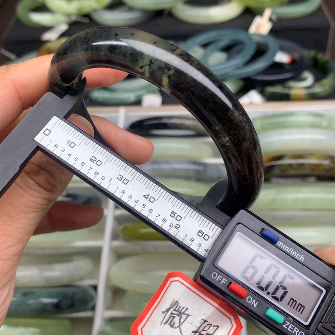 蛇纹石玉未镶嵌手镯705