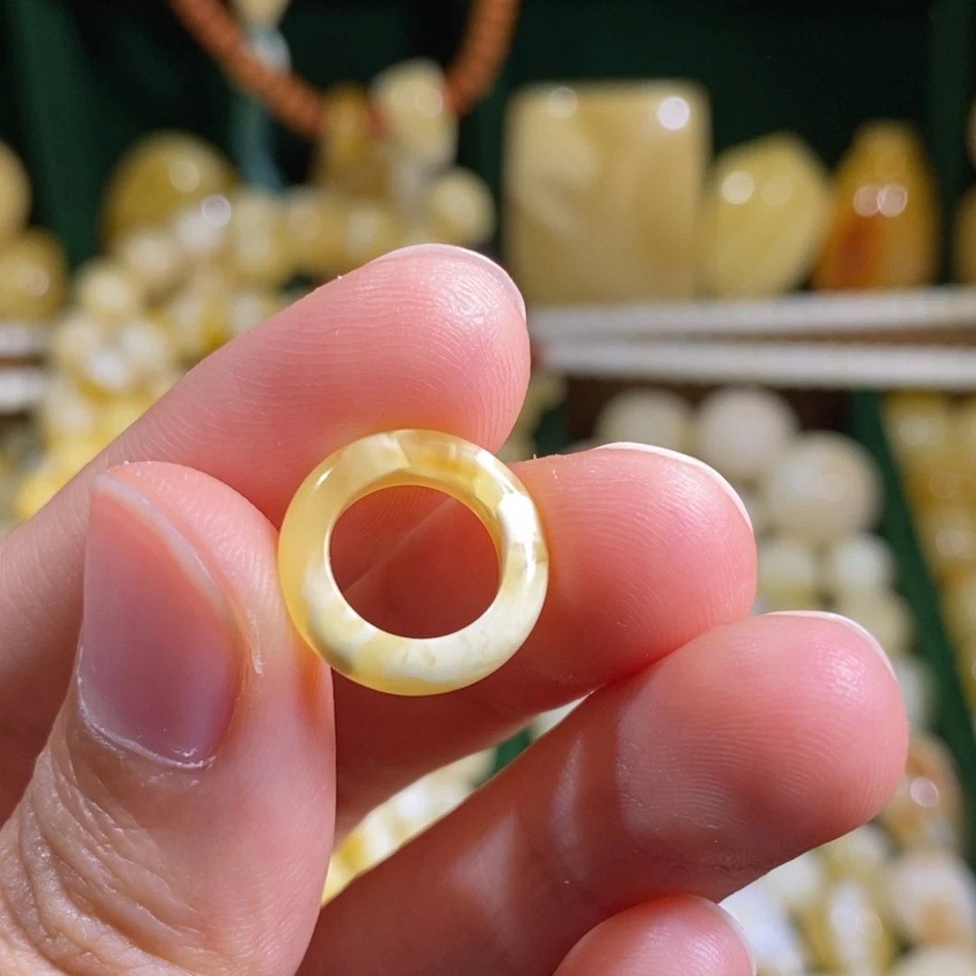 蜜蜡未镶嵌裸石配饰