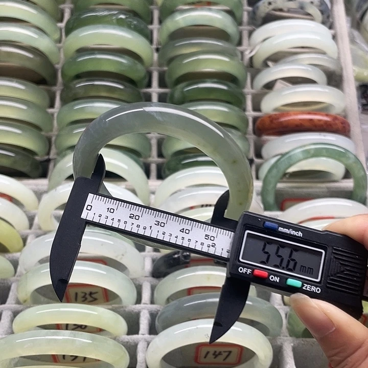 蛇纹石玉未镶嵌手镯157