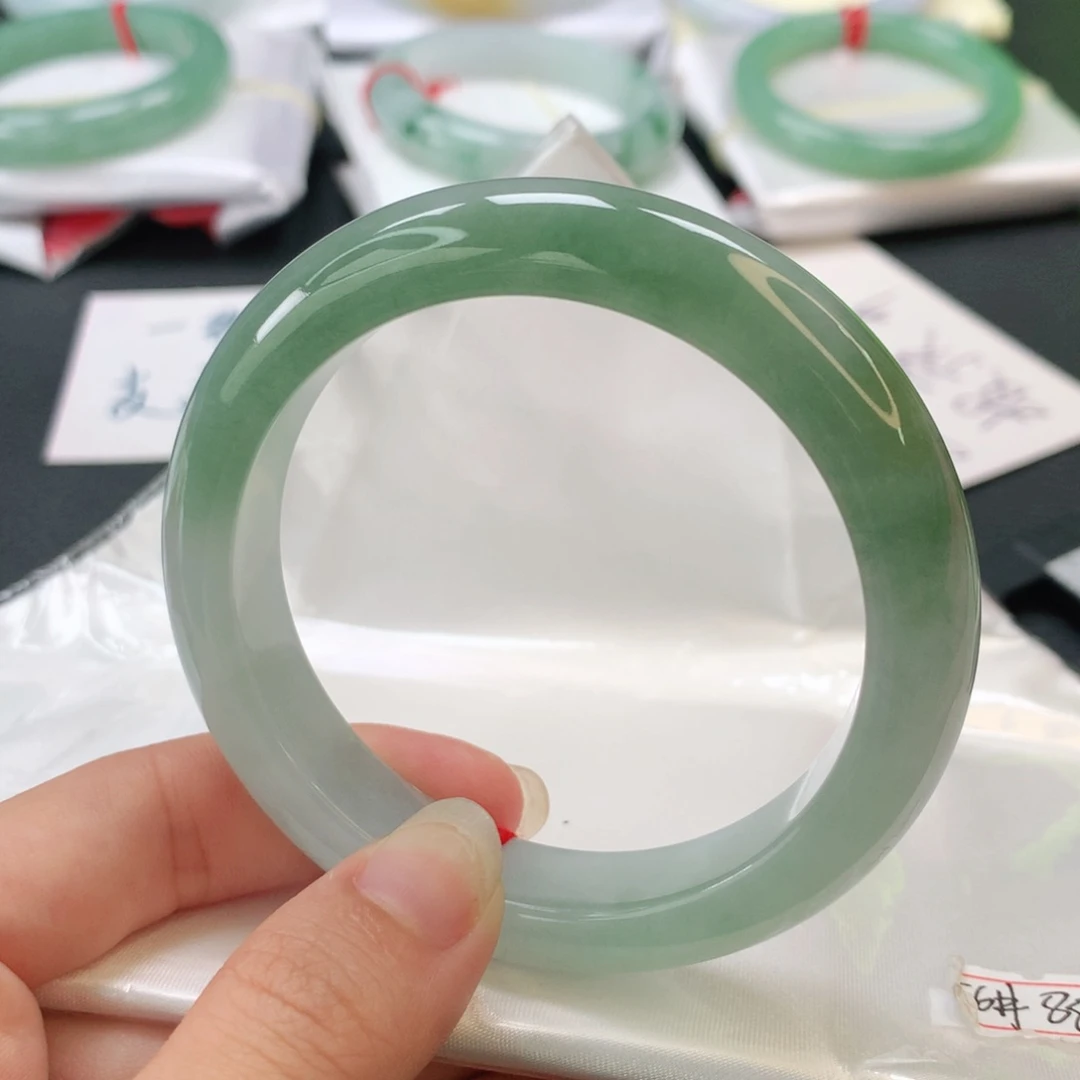 翡翠手镯未镶嵌翡翠手镯56