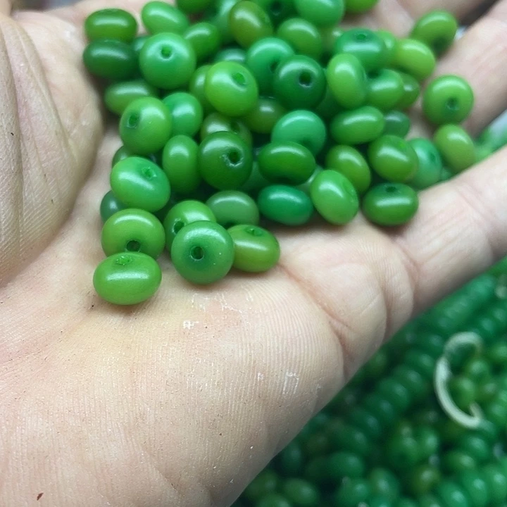 白玉菩提吊坠9、6绿算盘200颗