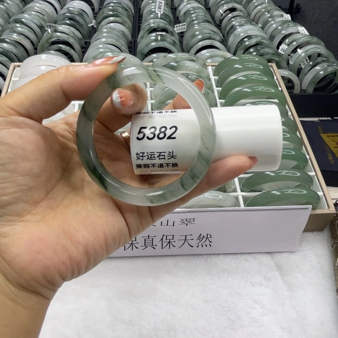 未镶嵌手镯石英质玉5382