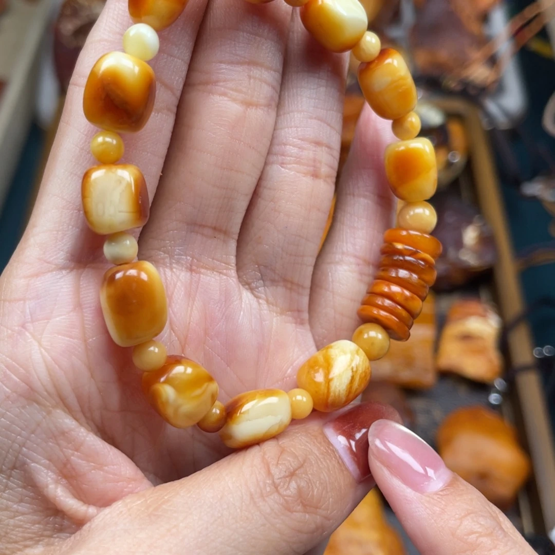 喵***吉琥珀未镶嵌珠宝奇石