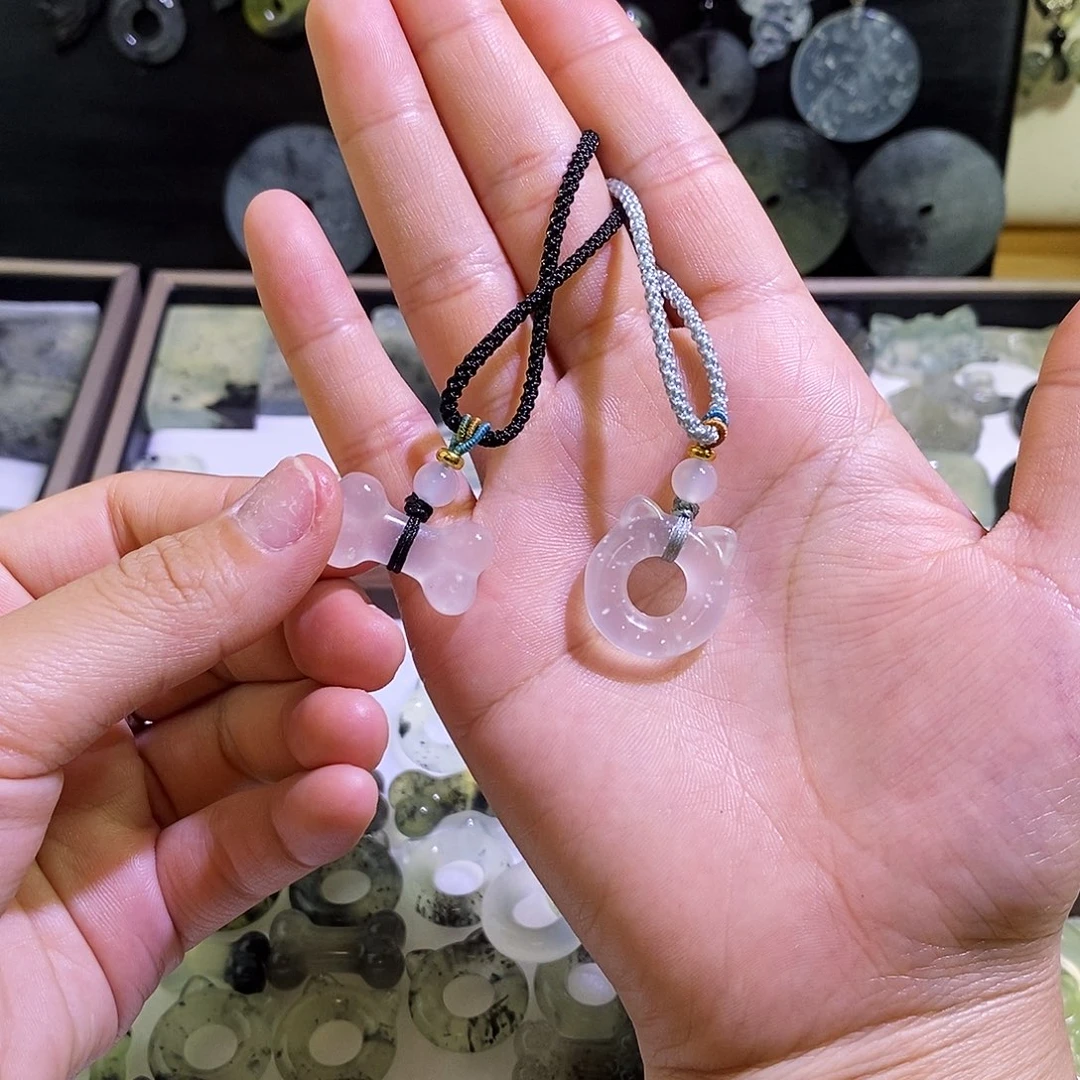 蛇纹石玉未镶嵌颈饰