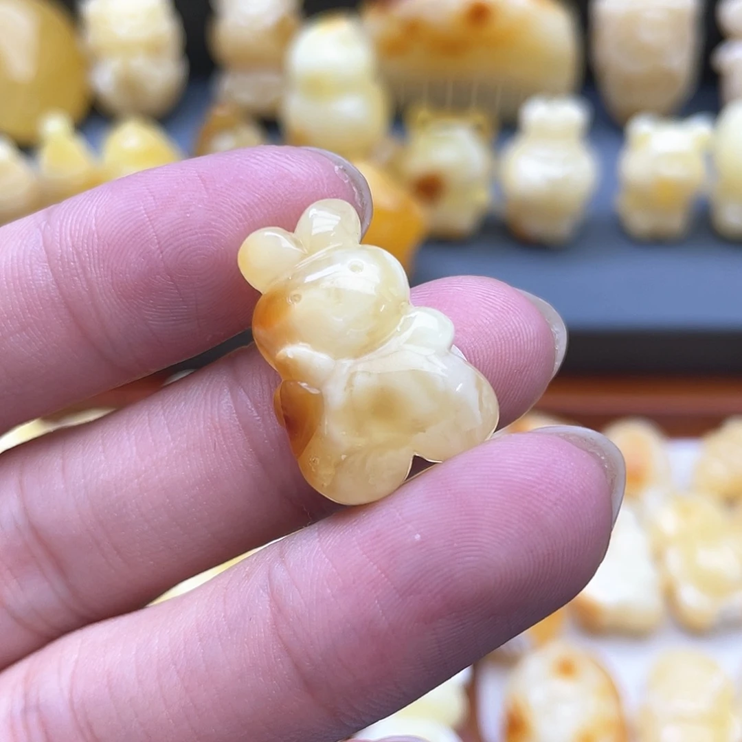 琥珀裸石未镶嵌蜜蜡