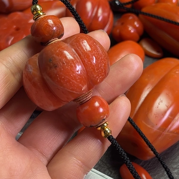 颈饰琉璃与**争琉璃……………