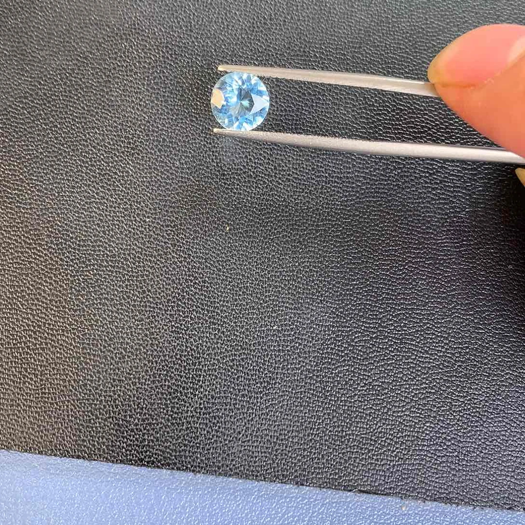 海蓝宝石笔搁未镶嵌1.03 圣玛利亚