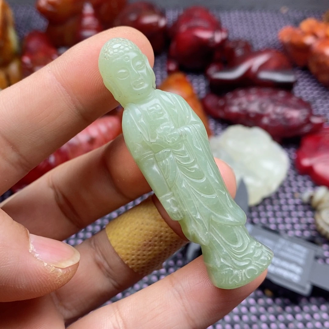 蛇纹石玉颈饰未镶嵌