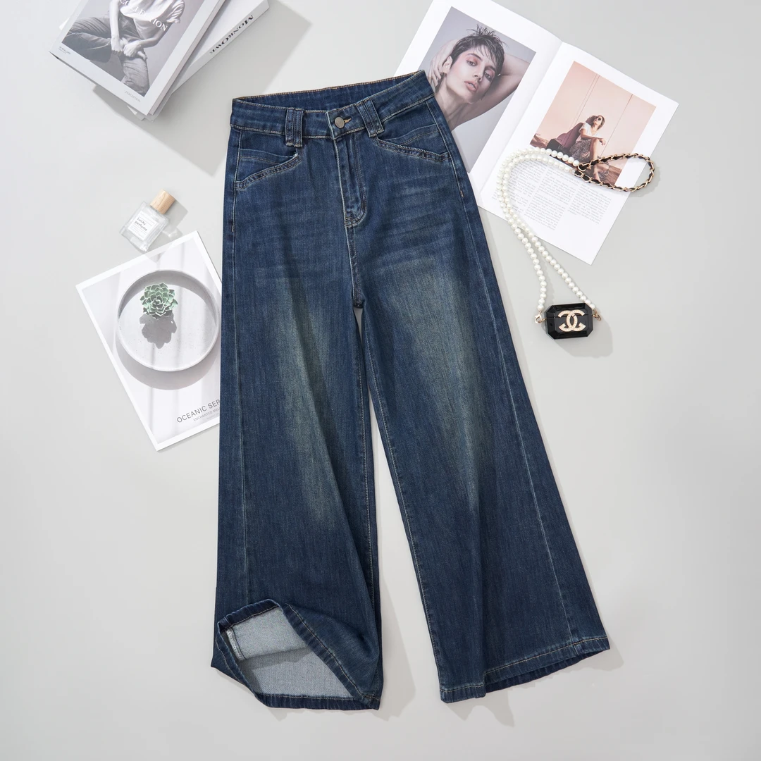 2025秋冬新款时尚复古蓝不贴腿微喇裤柔软垂顺显腿长牛仔裤10076