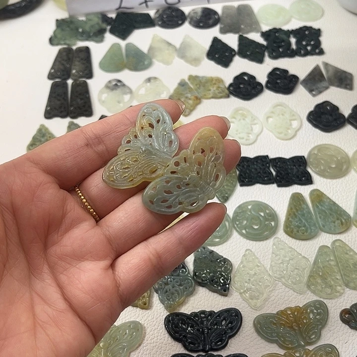 奺***狸蛇纹石玉合金耳钉