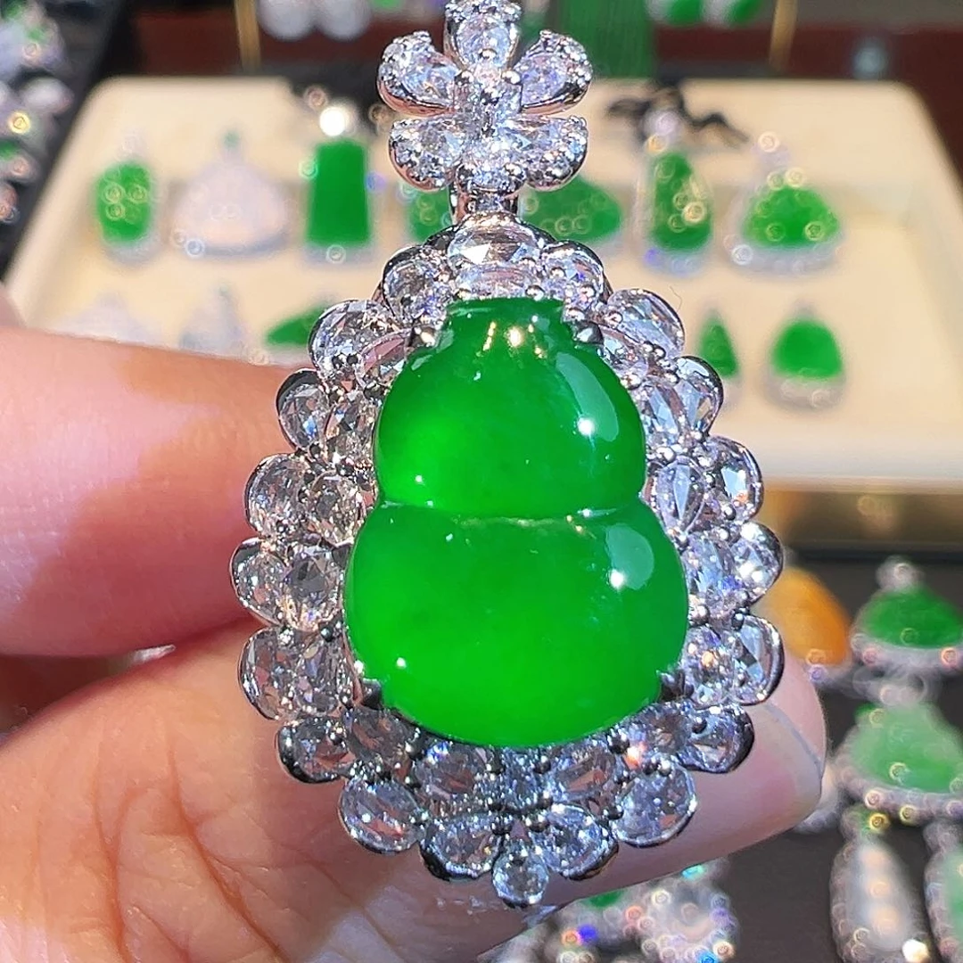 翡翠戒指18K金镶嵌翡翠